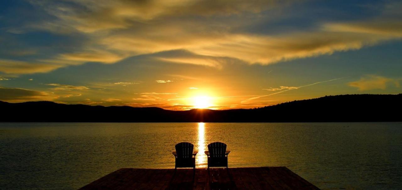 The Stone Gate Resort Lake George Esterno foto