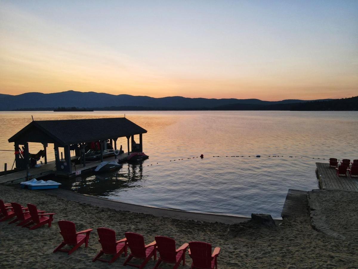 The Stone Gate Resort Lake George Esterno foto