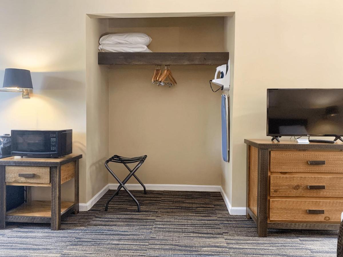 The Stone Gate Resort Lake George Esterno foto