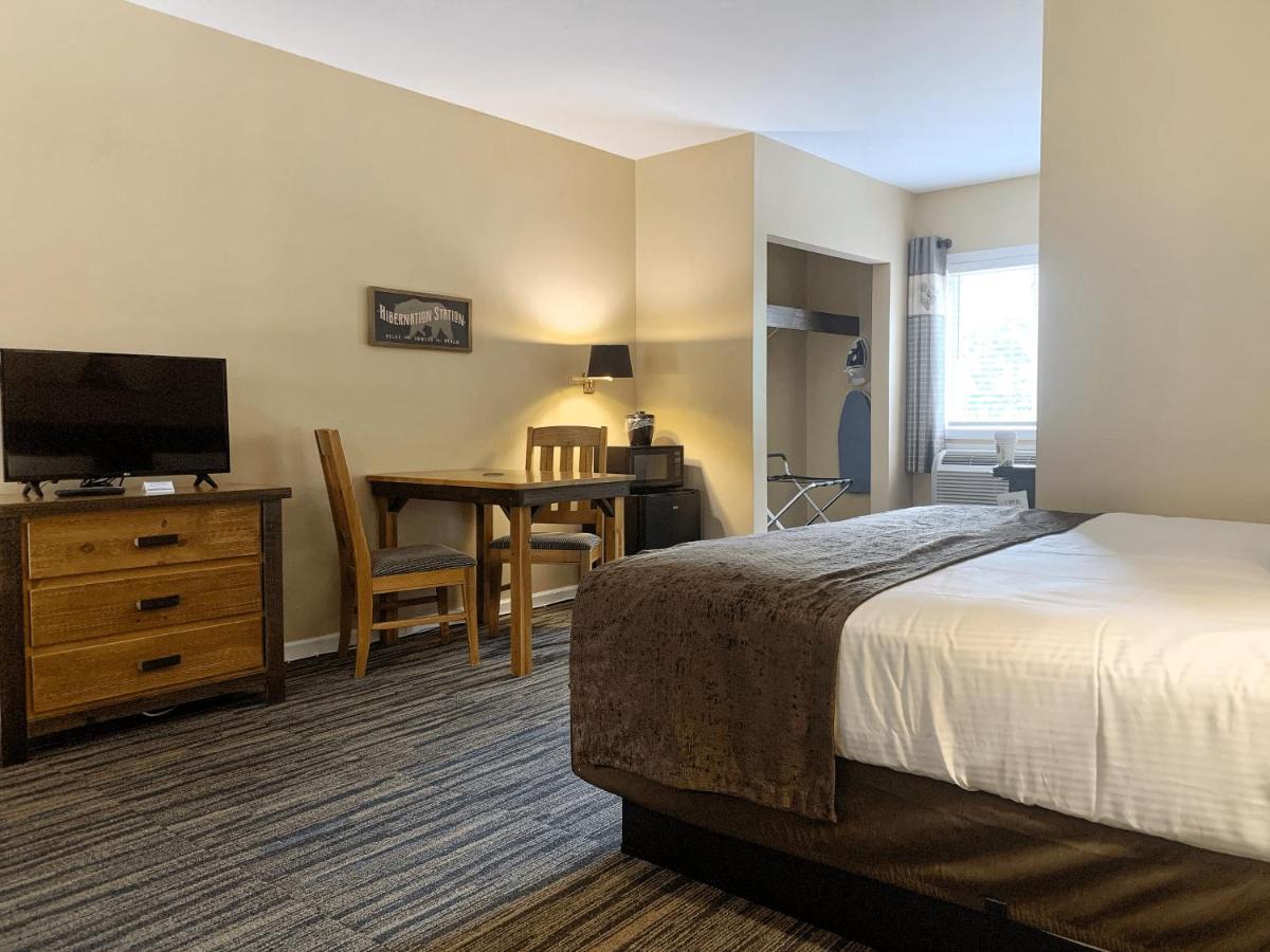The Stone Gate Resort Lake George Esterno foto