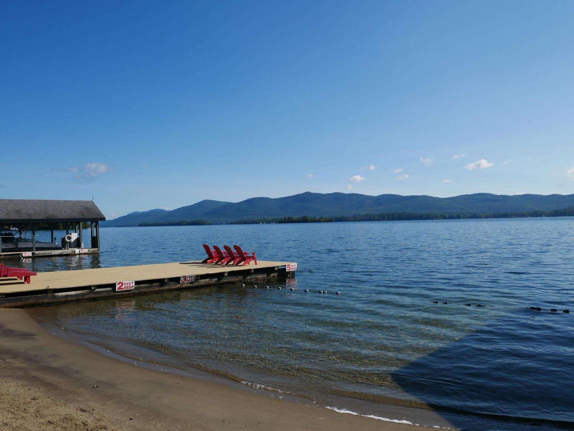 The Stone Gate Resort Lake George Esterno foto