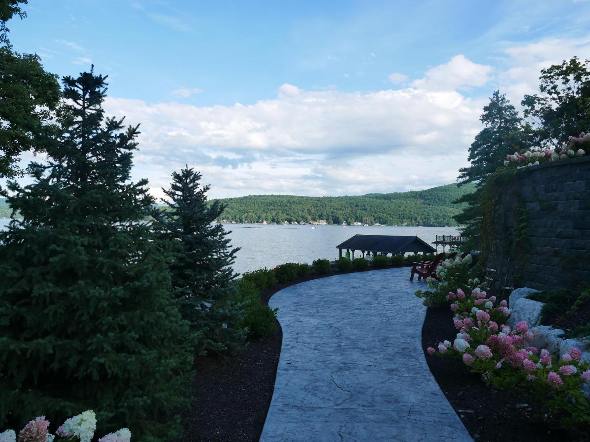 The Stone Gate Resort Lake George Esterno foto