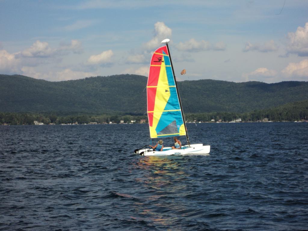 The Stone Gate Resort Lake George Esterno foto