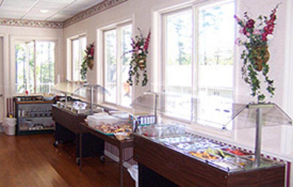 The Stone Gate Resort Lake George Esterno foto